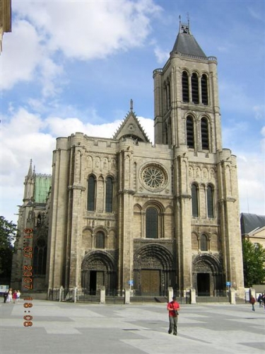 saint denis trois quart.jpg